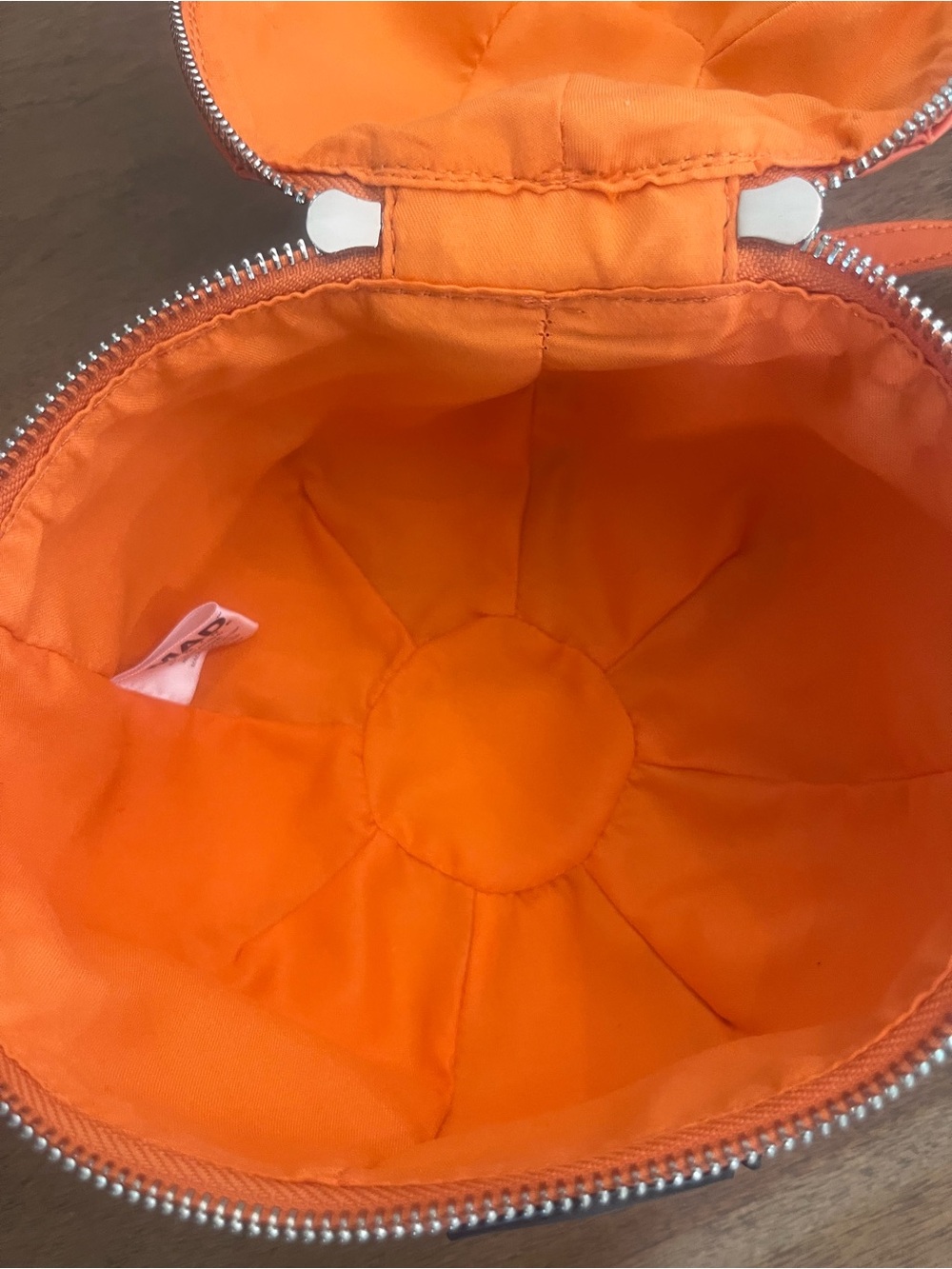 MAD Engine Orange Pumpkin Crossbody Bag with Green Leaf Top NWOT - Picture 7 of 7